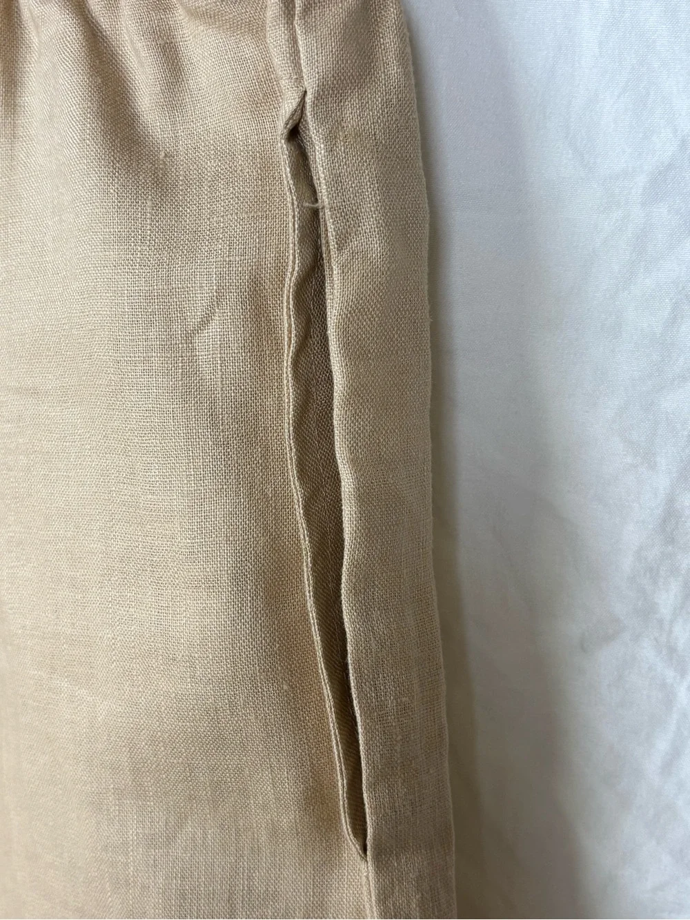 NWT Lintico women’s XL Relaxed Linen-Blend Capris - Beige
